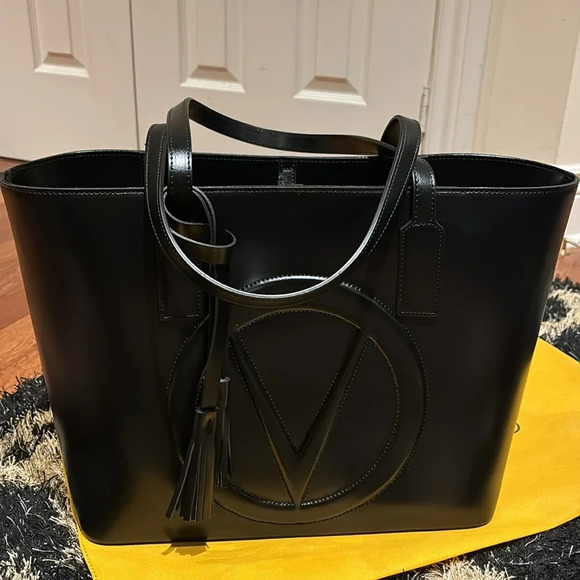 ⭐️HP🖤Valentino by Mario Valentino Leather X Large Soho FV Tote NWT - Picture 8 of 17